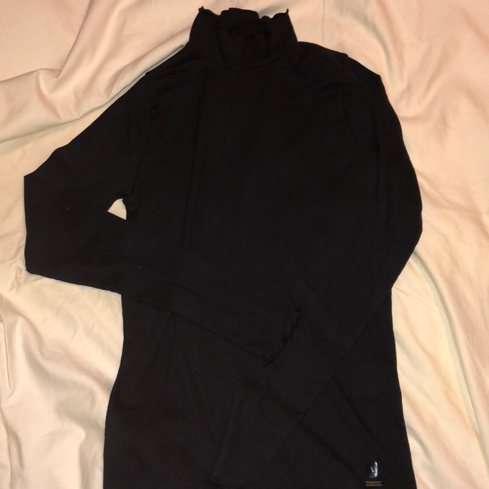 Black long sleeved turtleneck